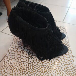 NWB ABS ALLEN SWARTZ FRINGE BOOTIES